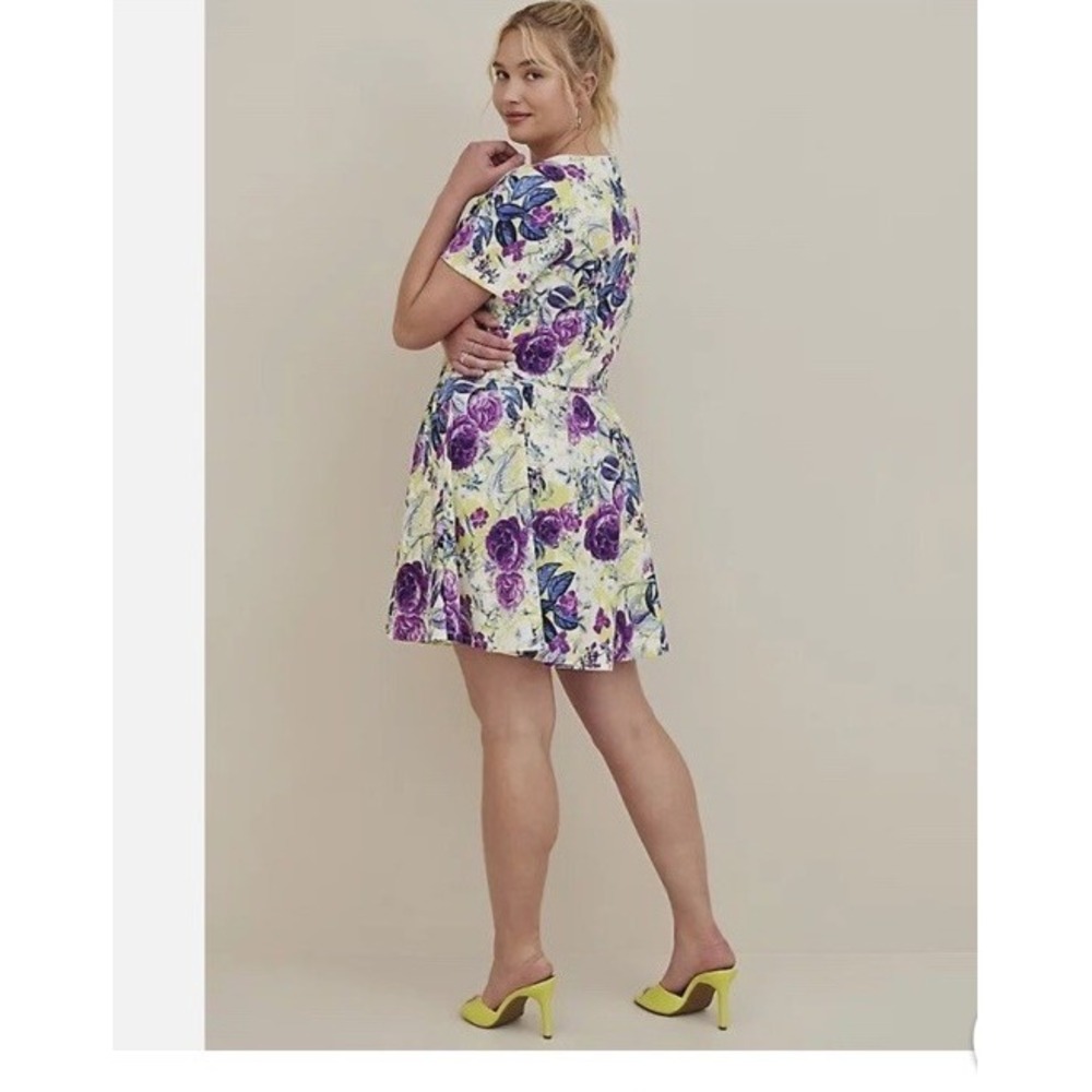 NWT TORRID ONLINE EXCLUSIVE Xxl  3 WHITE FLORAL MINI TEXTURED KNIT SKATER SET